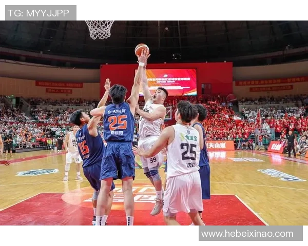 方硕在篮球赛场的崛起与挑战解析他如何成为球队的核心力量与未来希望 方硕在篮球赛场的崛起与挑战解析他如何成为球队的核心力量与未来希望